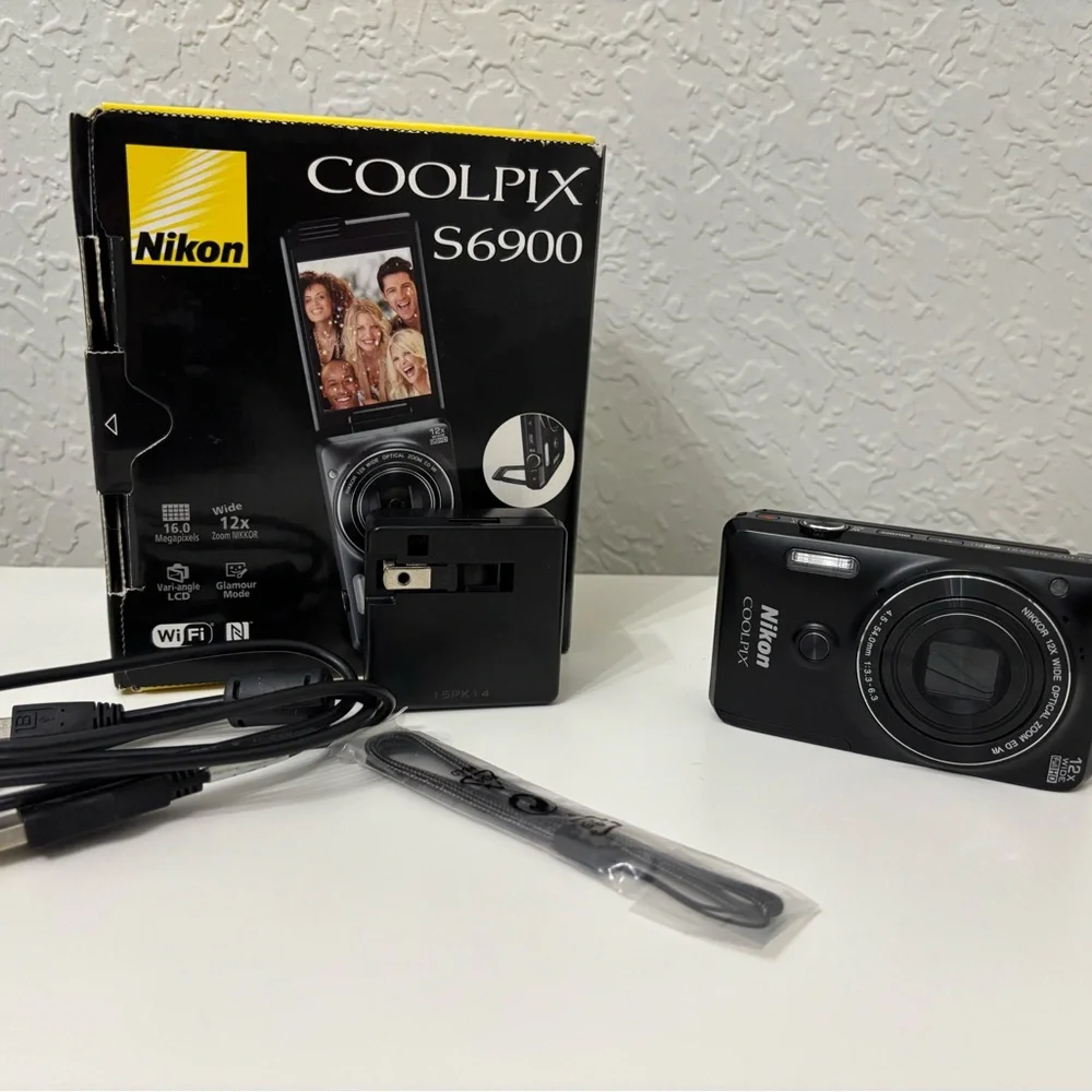 Nikon | Cameras, Photo & Video | Nikon Coolpix S690 Black Digital